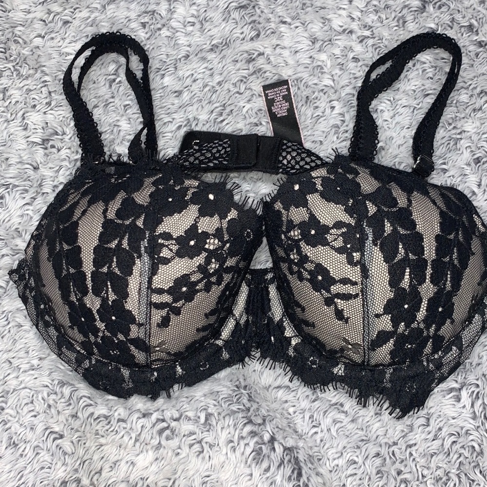 Victoria’s Secret dream angels lined Demi bra